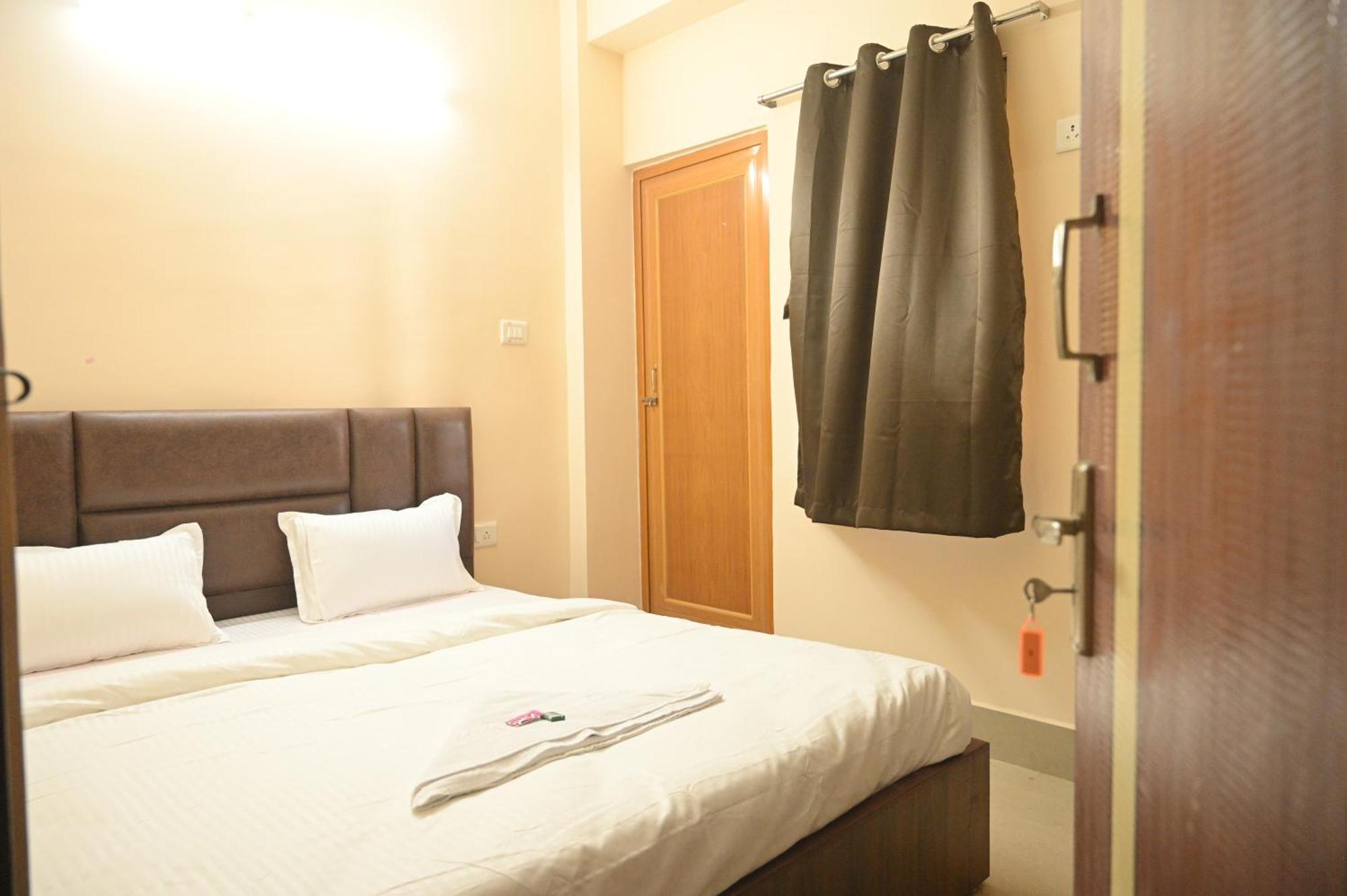 Sunflower Guest House Гувахати Екстериор снимка