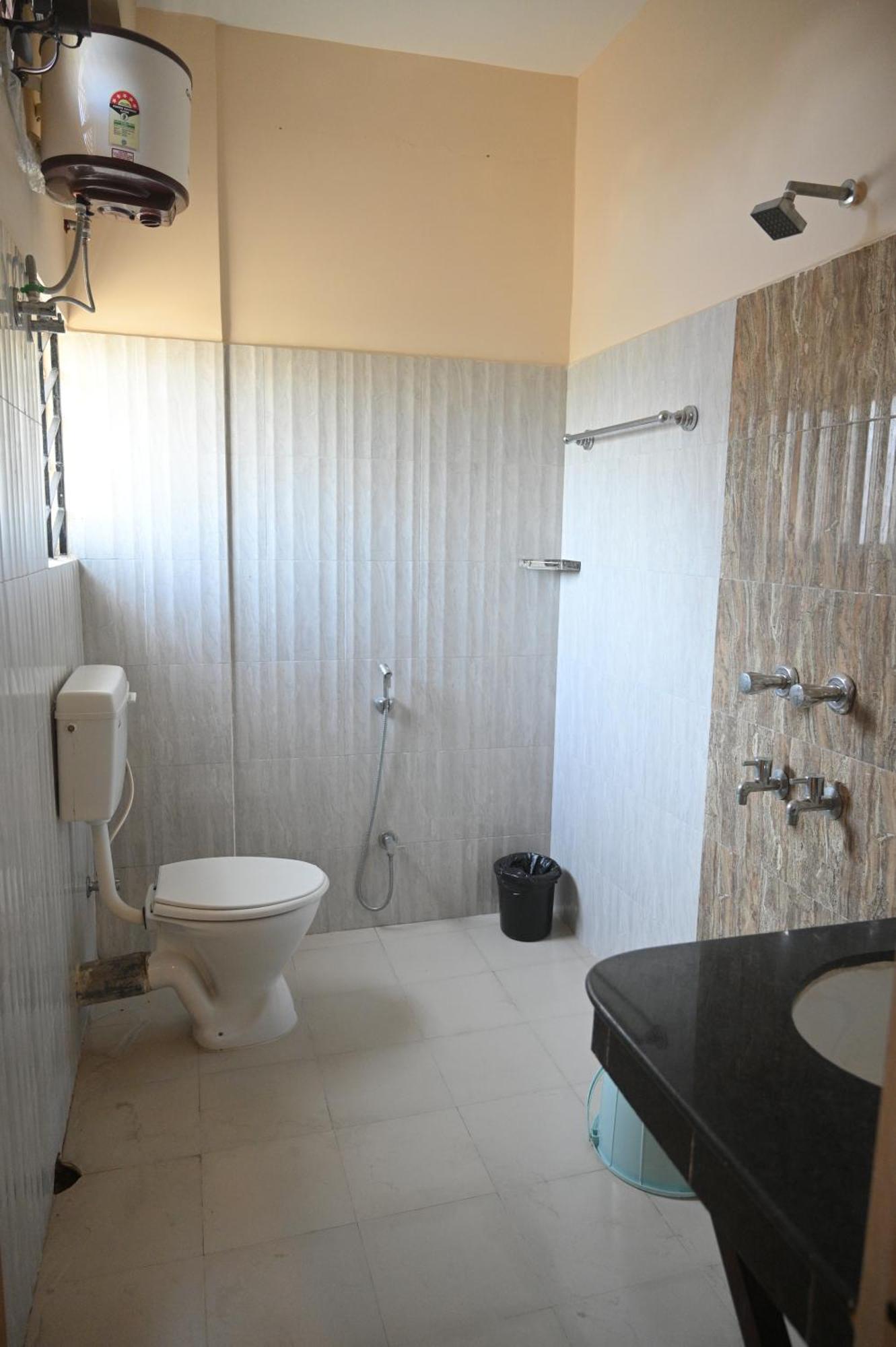 Sunflower Guest House Гувахати Екстериор снимка